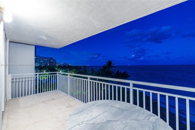 Building Photo - 615 Ocean Dr