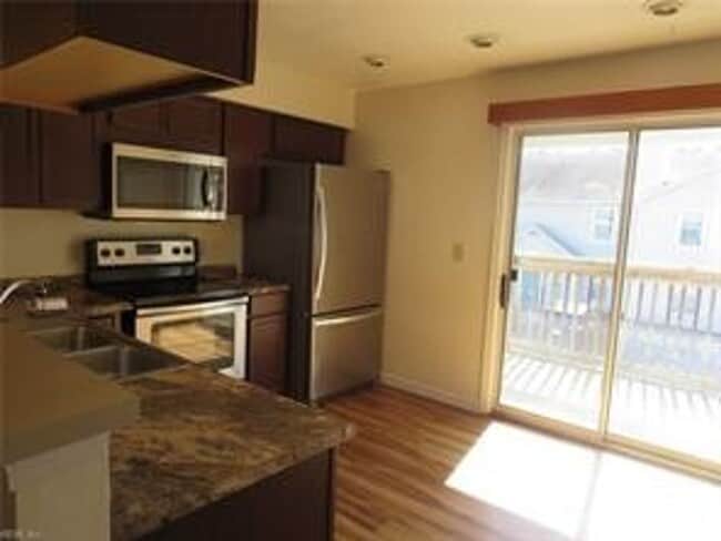 Building Photo - Chesapeake Beach