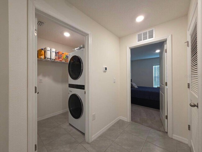 Building Photo - 4446 Bayridge Ct
