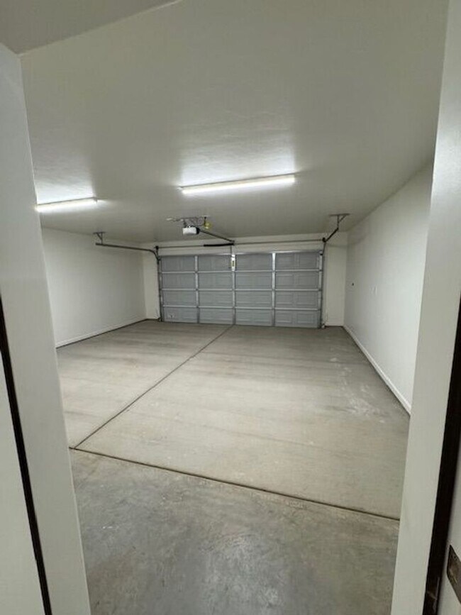 Building Photo - 2429 S Clovis Place-