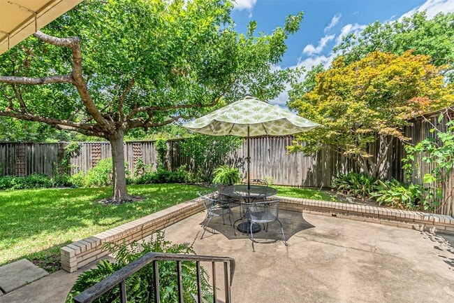 Building Photo - 9133 Villa Park Cir