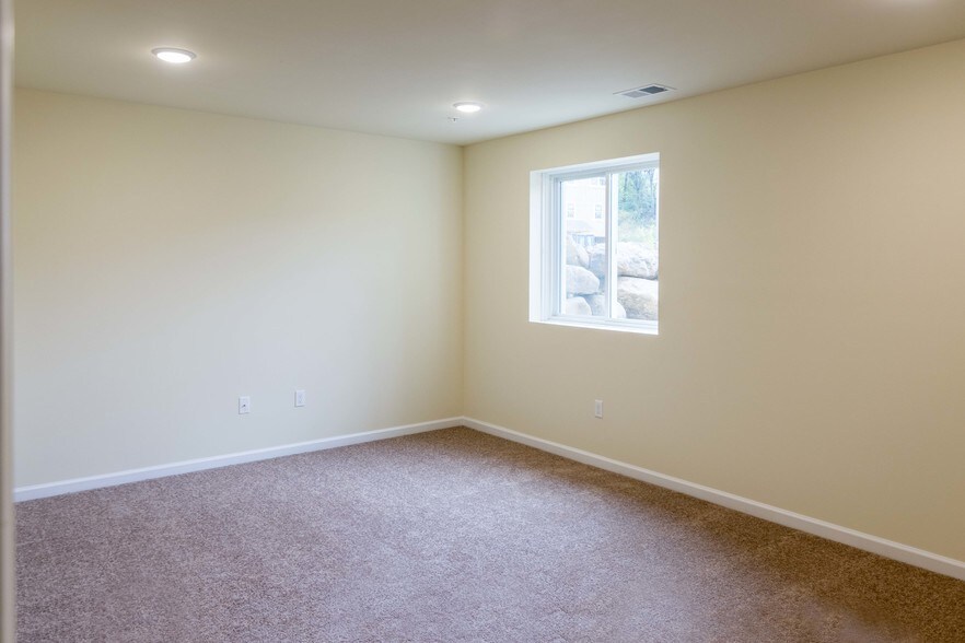 Building Photo - 2049 Arey Ln