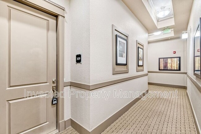 Building Photo - 305 Inverness Way S