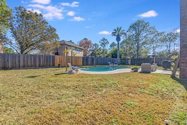 Building Photo - 2409 Daytona Ct