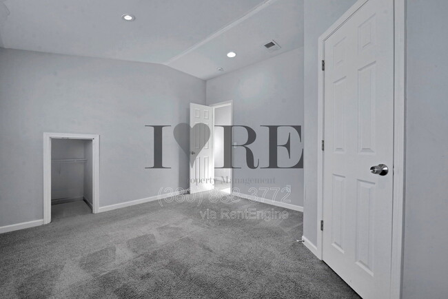 Building Photo - 1555 Myrtle Ave