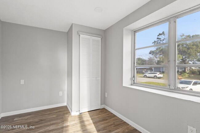 Building Photo - 903 Palermo Rd