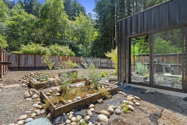 Building Photo - 850 Branciforte Dr