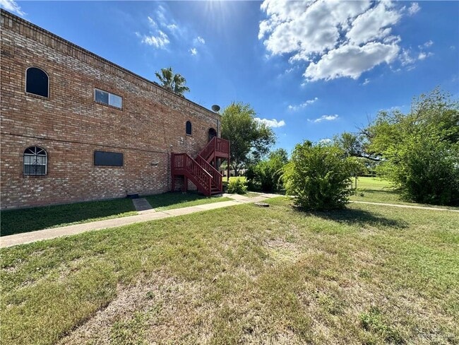 Building Photo - 15 Highland Park Ave