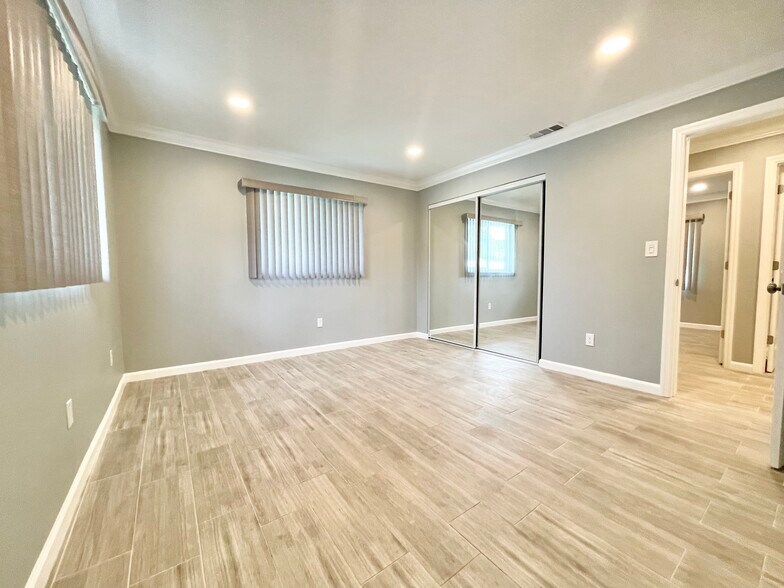 Building Photo - 3509 NW 25th Way