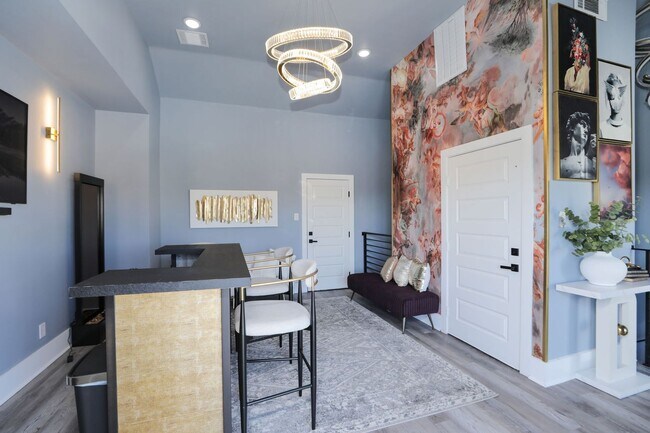 Building Photo - For Lease | 3 Bed, 3.5 Bath | 2,610 Sq Ft | Westheimer Estates |