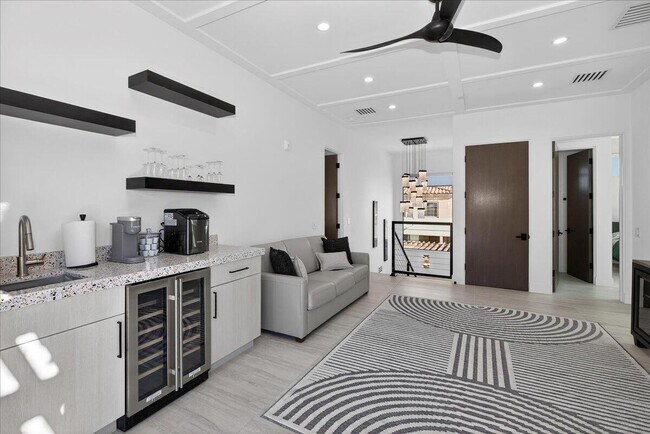 Building Photo - 51116 Avenida Mendoza