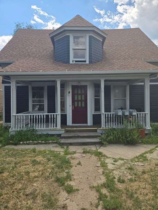 Primary Photo - 627-629 E. Boulder Street