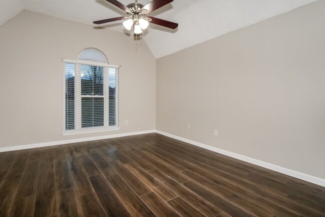 Building Photo - 7658 Shadow Hills Dr