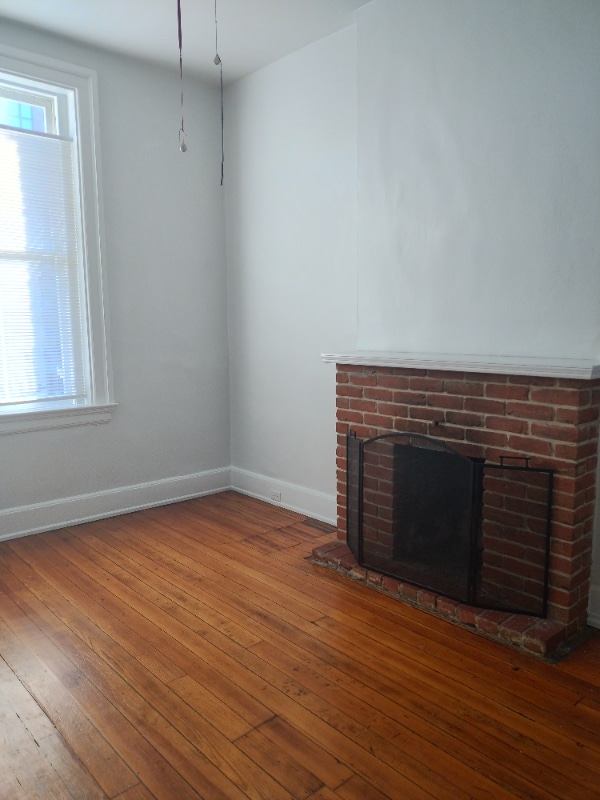 Building Photo - 309 E 13th St