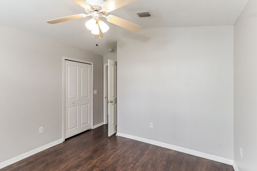 Building Photo - 1107 Crimson Clover Ln