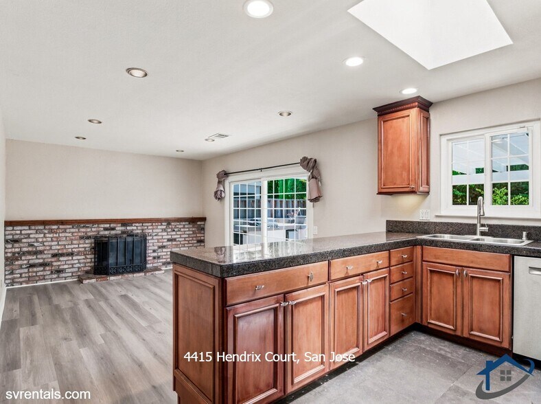 Building Photo - 4415 Hendrix Ct