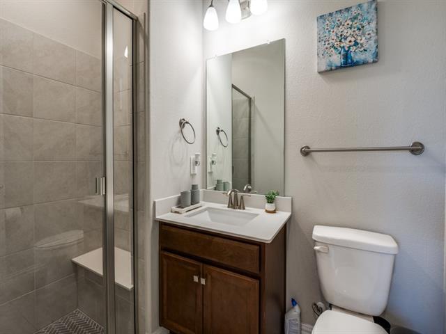 Building Photo - 2112 Creekbluff Ct