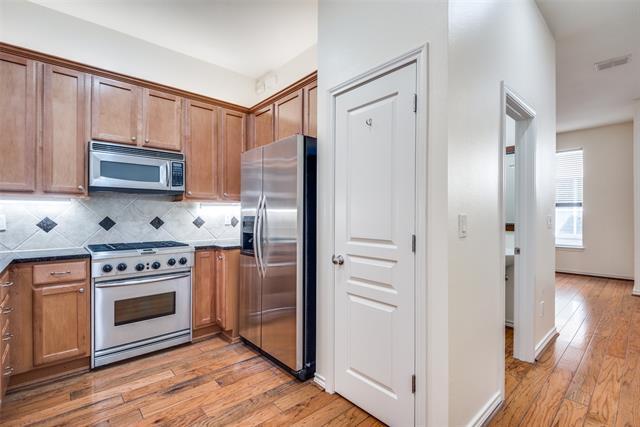 Building Photo - 4225 McKinney Ave