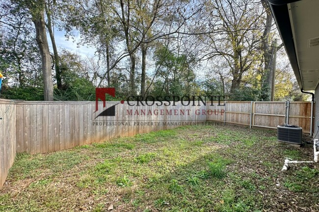 Building Photo - Pecan St. (LEASE UP ONLY)
