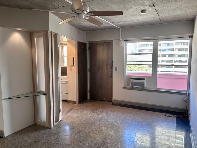 Building Photo - 2118 Kuhio Ave.