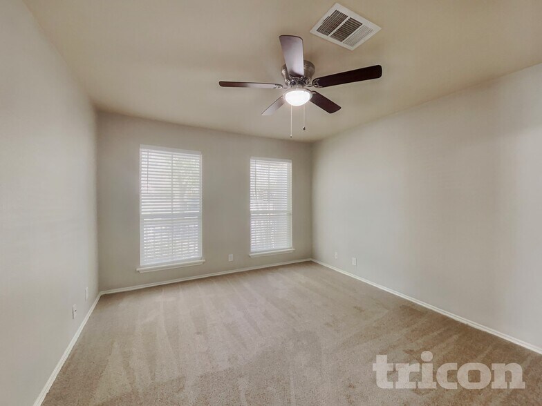 Building Photo - 18521 Mammoth Cave Blvd