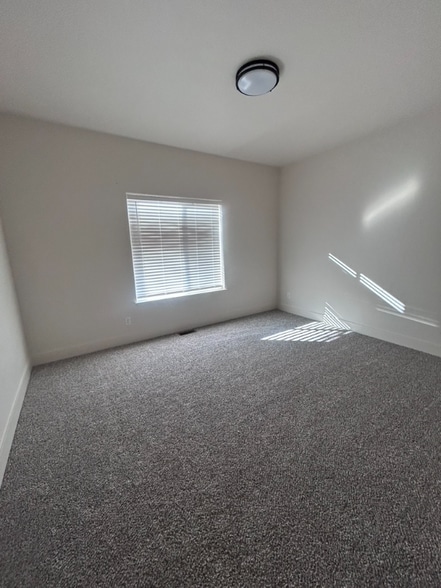 Building Photo - 108 Centennial Ct