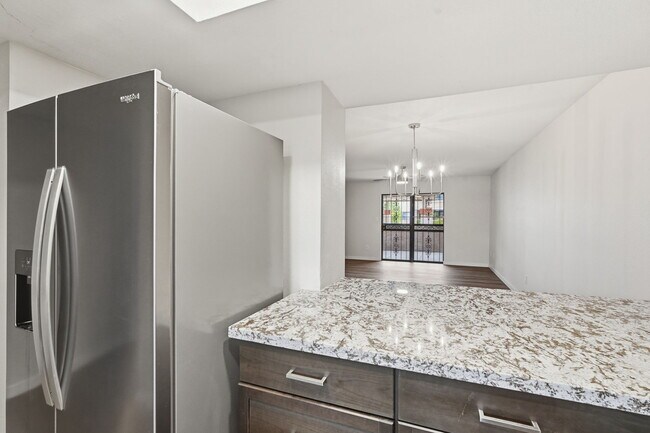 Building Photo - 10828 N Biltmore Dr