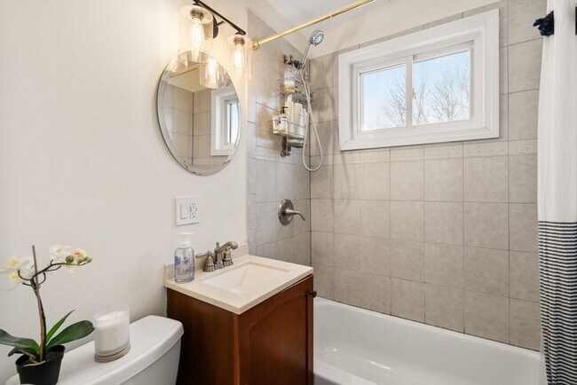 Building Photo - 7 Quincy St