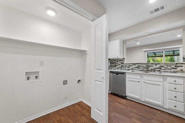 Building Photo - 13314 Goodland Pl