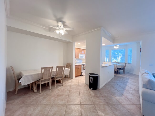 Building Photo - 8490 Kingbird Loop