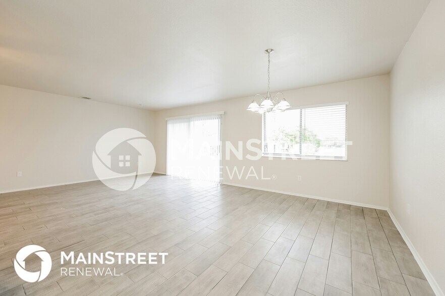 Building Photo - 4740 Escalante Dr