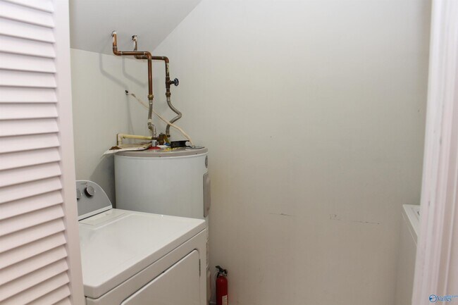 Building Photo - 364 Oakland Rd