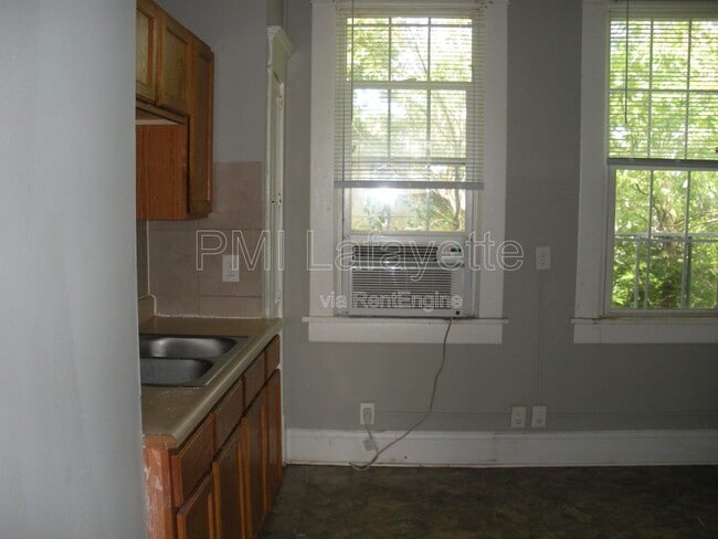 Building Photo - 1502 N 13th St