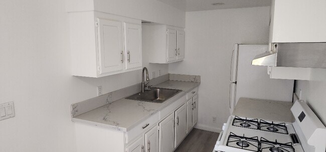 Building Photo - 544 Virginia St