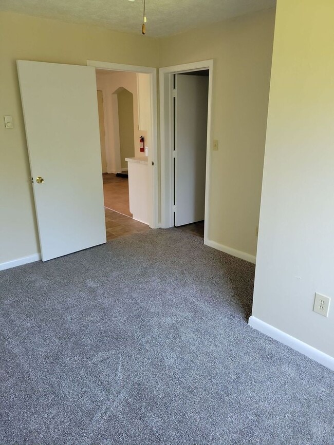 Building Photo - 11th Bay Colonies