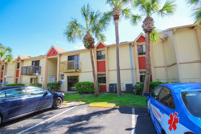 Building Photo - Cozy 2 BD/ 2 BA Apartment in Palm Bay! Was...