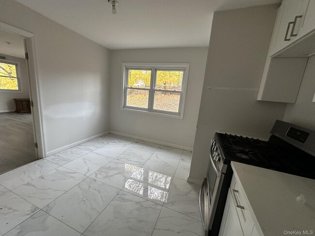 Building Photo - 35 Dickinson Ave