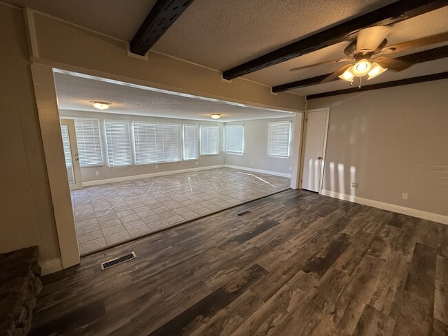 Building Photo - 210 Worthey Trail