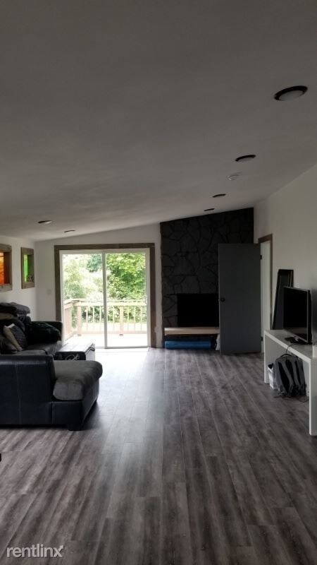 Building Photo - 3 br, 2 bath House - 16004 Motor Pl