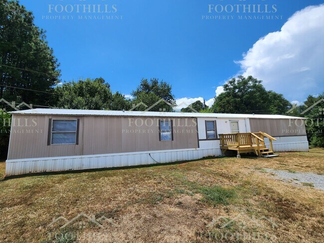 Building Photo - 3 Bedroom, 2 Bath Home Near Portman Marina...