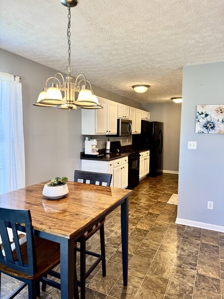 Building Photo - 408 Cedar Hollow Dr