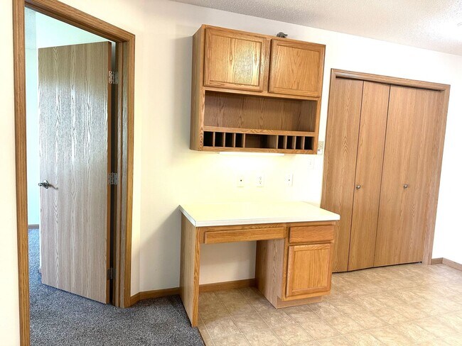 Building Photo - 4431 Calico Dr S