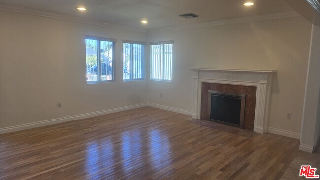 Building Photo - 3530 S Bentley Ave