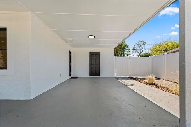 Building Photo - 8014 W Comanche Ave