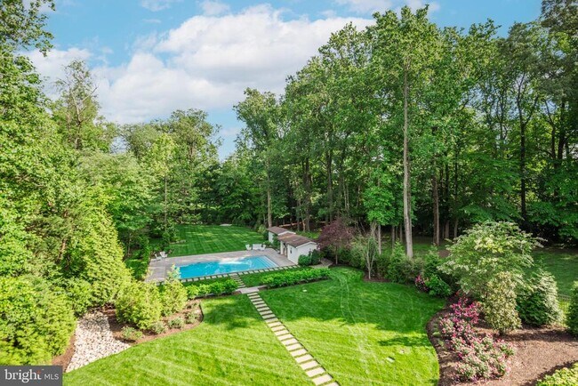 Building Photo - 5600 Brite Dr