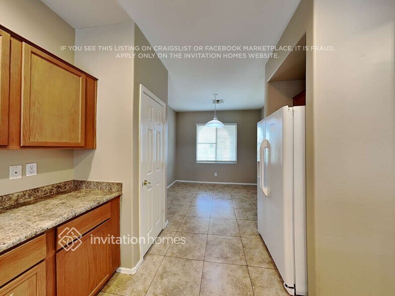 Building Photo - 3121 S 74th Dr