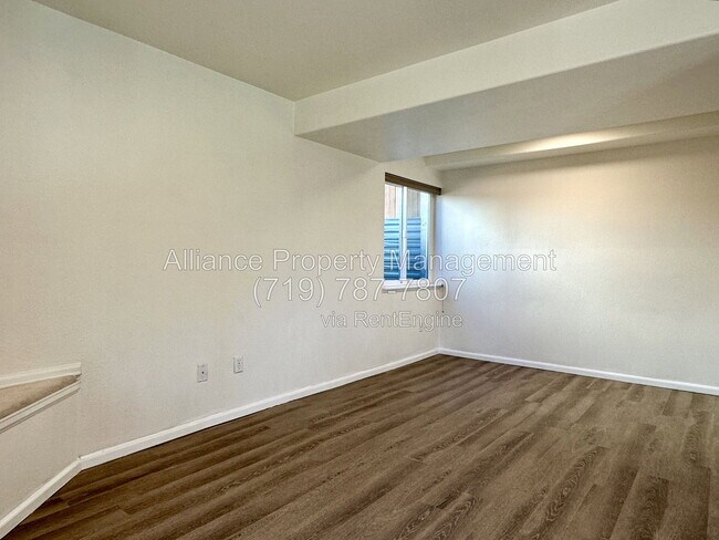 Building Photo - 965 Piros Dr