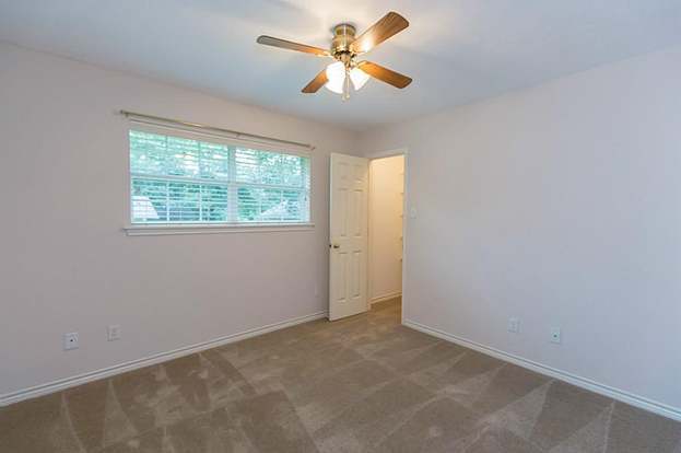 Building Photo - 203 Pine Valley