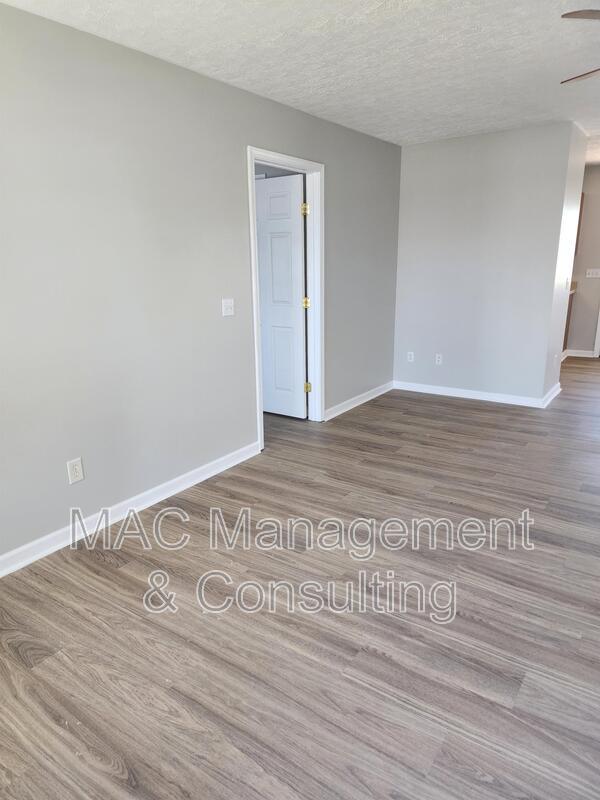 Building Photo - 143 W Gate Dr
