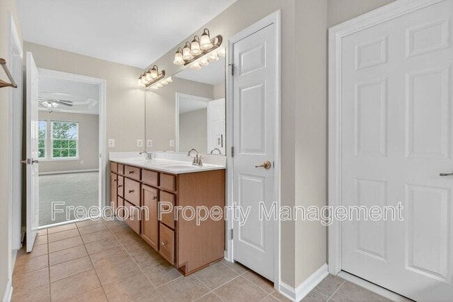 Building Photo - 7629 Hamelin Ln